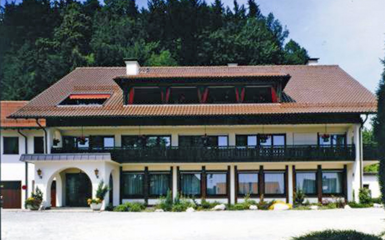 Unser Partnerhaus Hotel Krone Waldburg in Waldburg aktualisiert gerade seine Haus-Fotos. Bitte besuchen Sie uns in den kommenden Tagen erneut.